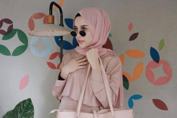 Tren hijab yang kian berwarna membuat hijabers semakin banyak pilihan.
