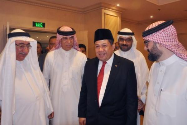 Wakil Ketua DPR RI Fahri Hamzah beserta Delegasi DPR RI ke Bahrain menyambut gembira dibukanya kantor Kedutaan Besar Bahrain di Jakarta pada tahun ini. Hal ini menandai peningkatan hubungan Indonesia dan Bahrain.