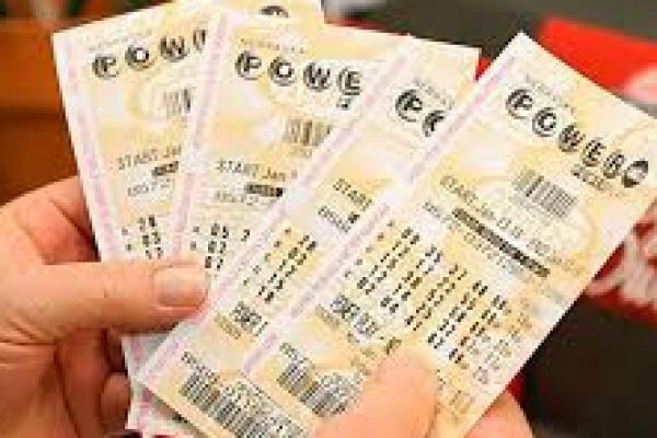 Wanita Macomb County berusia 56 tahun mengatakan kepada pejabat Michigan Lottery bahwa dia bangun