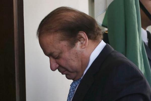 Mahkaman Agung Pakistan mengatakan mantan perdana menteri Nawaz Sharif tidak bisa lagi memegang posisi pejabat publik
