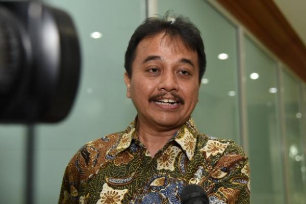 Anggota Komisi I DPR RI Roy Suryo menjelaskan bahwa Indonesia saat ini sedang menghadapi gugatan yang diajukan oleh salah satu perusahaan operator satelit dunia, Avanti Communications.