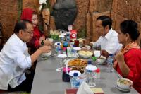  Presiden Jokowi Awali Hari dengan Cicipi Soto Semarang