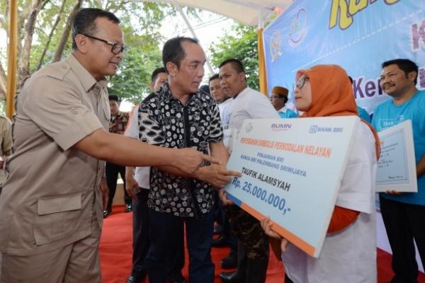 Anggota Komisi IV DPR RI Fauzih H. Amro menilai Provinsi Sumatra Selatan memiliki potensi besar untuk pengembangan budidaya ikan tawar dan pengolahannya. Menurutnya, hal ini jika dikembangkan dengan serius, bisa meningkatkan kesejahteraan masyarakat Palembang.