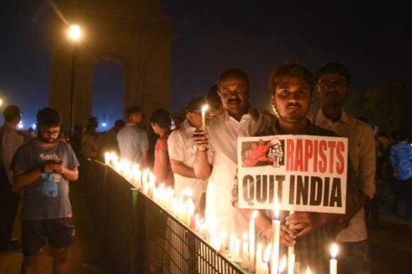 Ribuan penduduk ikut serta dalam demonstrasi di New Delhi, Mumbai, Chandigarh, Bengaluru, Goa, Thiruvananthapuram, dan beberapa kota lain