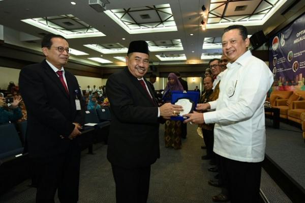 Ketua DPR RI Bambang Soesatyo (Bamsoet) menegaskan RUU tentang Pembatasan Transaksi Uang Kartal diperlukan untuk memperkuat upaya pencegahan dan pemberantasan tindak pidana pencucian uang di Indonesia.