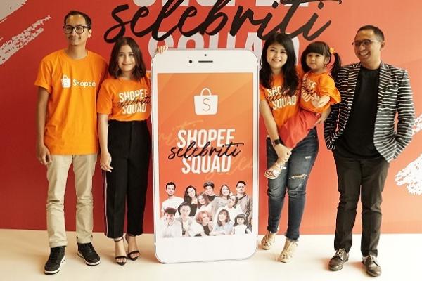 Shopee Selebriti Squad menawarkan akses mudah bagi pengguna untuk mendapatkan produk yang dijual oleh selebriti favorit mereka.