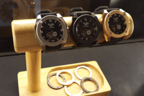 Semakin mempertegas visibility dan eksistensi brand Indonesia di industri jam tangan dunia.