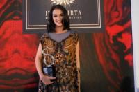 Terinspirasi Sosok Kartini, Atiqah Hasiholan Raih The Iconic Women 