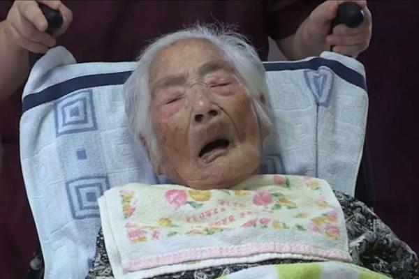 Perempuan kelahiran 4 Agustus 1900 itu tutup usia di sebuah rumah sakit di Kikkai, Jepang, pada Sabtu (21/4) malam