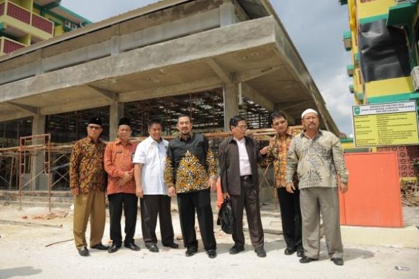 Komisi VIII DPR RI mendesak Kementerian Agama (Kemenag) RI agar secepatnya menerbitkan izin Embarkasi Haji Antara di Provinsi Riau.