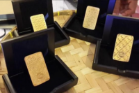 Harga Emas Antam Terkoreksi jadi Rp1.035.000 per Gram