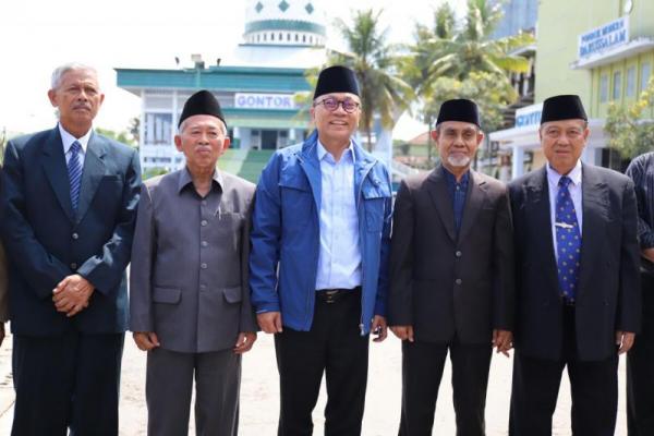 Ketua MPR Zulkifli Hasan menyempatkan diri mengunjungi Pondok Pesantren Darussalam Modern Gontor Ponorogo