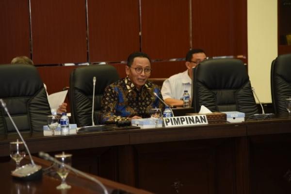 Wakil Ketua Badan Legislasi DPR RI Totok Daryanto menekankan, dalam Rancangan Undang-Undang (RUU) yang baru tentang Badan Usaha Milik Negara (BUMN), DPR akan mengatur tentang penguatan BUMN.