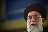 Stasiun TV Iran Diretas Tampilkan Wajah Ali Khamenei Dilalap Api.