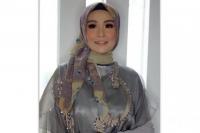  Style Hijab Simpel ala Soraya Larasati