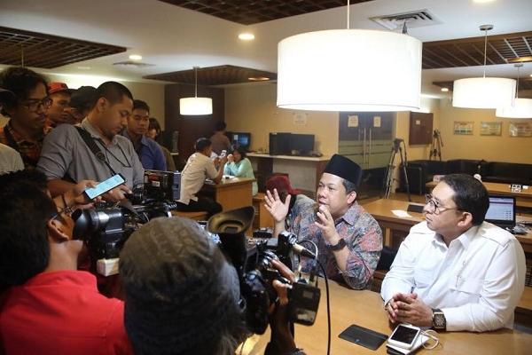 Perpres Tenaga Kerja Asing (TKA) yang diterbitkan Presiden Jokowi dinilai sebagai pelanggaran berat terhadap Undang-Undang (UU) yang berlaku di tanah air.