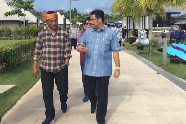 Komisi X DPR RI konsisten dalam mendukung pengembangan pariwisata Tanah Air. Hal ini dibuktikan ketika Tim Kunjungan Kerja Komisi X DPR RI yang dipimpun Sutan Adil Hendra meninjau potensi pariwisata di Pulau Bintan, Provinsi Kepulauan Riau, Minggu (29/4/2018).