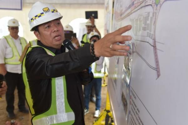 Wakil Ketua Komisi V DPR RI Lasarus menyampaikan bahwa Komisi V DPR RI akan mengawal pembangunan Jembatan Landak 2 Pontianak, Kalimantan Barat, agar bisa berjalan dengan lancar.