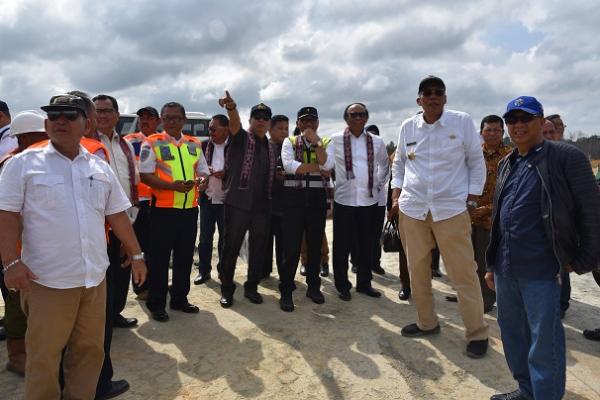 Bandar Udara Tebelian yang menggantikan Bandar Udara Susilo di Kabupaten Sintang, Kalimantan Barat telah resmi dioperasikan.