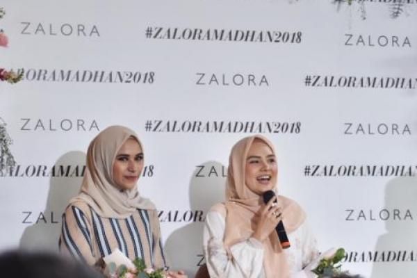 Dua desainer perempuan ternama Indonesia, Ria Miranda dan Khanaan Shamlan meluncurkan koleksi Ramadan tahun 2018.