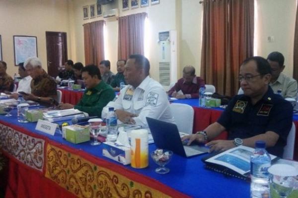 Tim Kunjungan Kerja Komisi III DPR RI melaksanakan kunjungan kerja ke Provinsi Sulawesi Tenggara guna melakukan fungsi pengawasan dan penyerapan aspirasi.