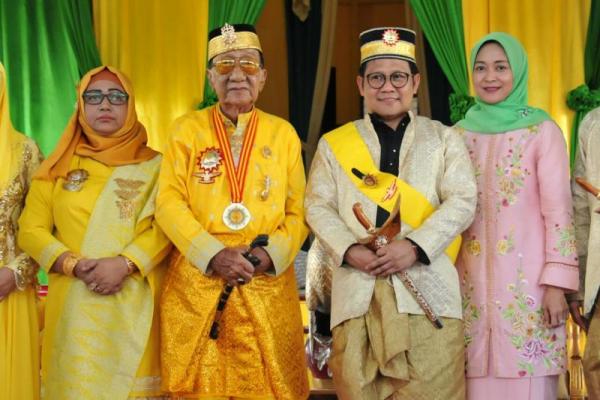 Kesultanan yang berdiri pada Abad IV itu dalam rangka pemberian anugerah gelar kehormatan dari Kesultanan Sintang kepada Wakil Ketua MPR, Muhaimin Iskandar.
