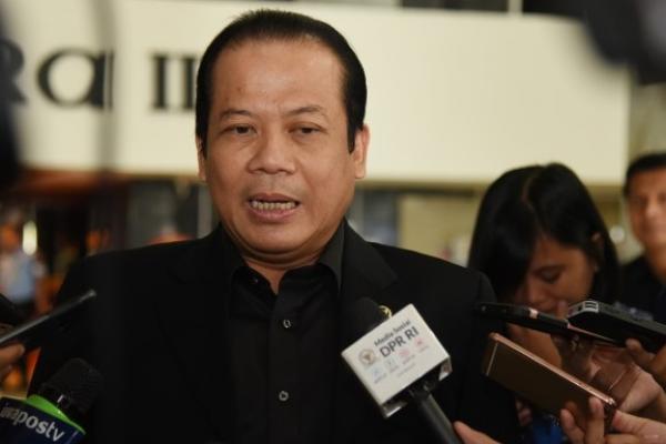 Komisi Pemberantasan Korupsi (KPK) telah menetapkan Wakil Ketua DPR Taufik Kurniawan sebagai tersangka kasus suap Dana Alokasi Khusus (DAK) untuk kabupaten Kebumen, Jawa Tengah.