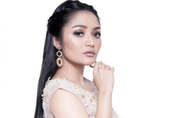 Penyanyi dangdut Siti Badriah mencoba untuk berusaha menaikkan level musik dangdut. Bagaimana caranya?