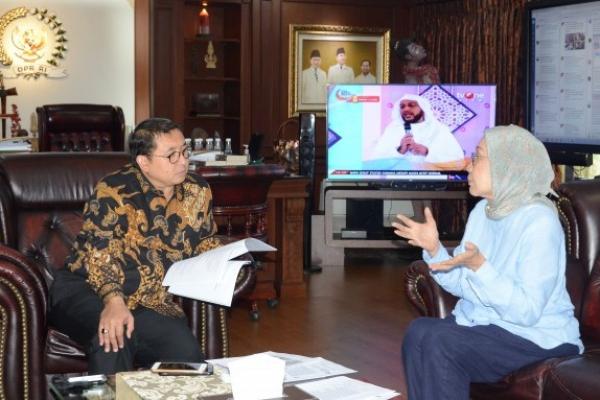 Partai Gerindra bakal membantu investigasi penganiayaan terhadap Ratna Sarumpaet yang merupakan sebagai salah satu juru kampanye nasional (Jurkamnas) Prabowo Subianto di Pilpres 2019.