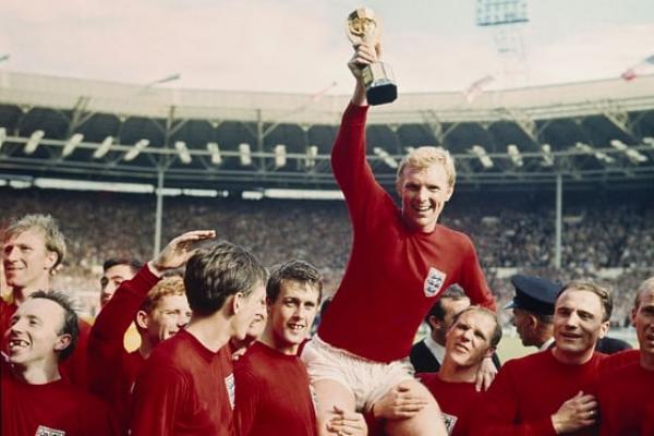 52 tahun silam dunia persepakbolaan dibuat panik. Pasalnya, hanya beberapa bulan sebelum Piala Dunia 1966 digelar di Inggris, tropi turnamen akbar tersebut hilang.