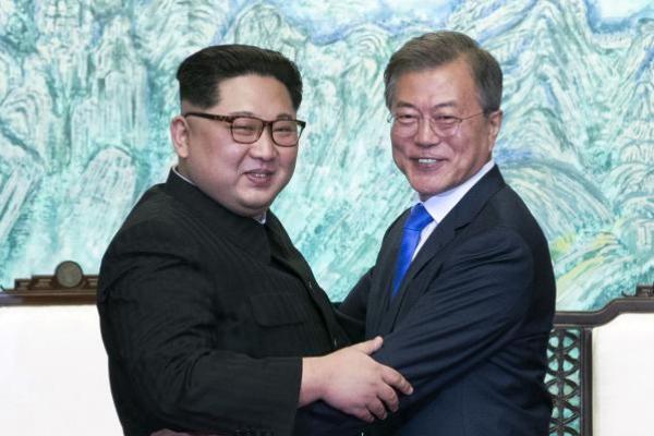 Menteri Koordinator Pembangunan Manusia dan Kebudayaan Puan Maharani melakukan kunjungan resmi ke presiden Presidium Majelis Rakyat Tertinggi Korea Utara Kim Yong-nam di Pyongyang.