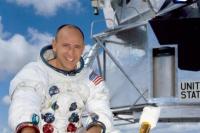 Astronot Keempat yang Pernah Berjalan di Bulan Tutup Usia