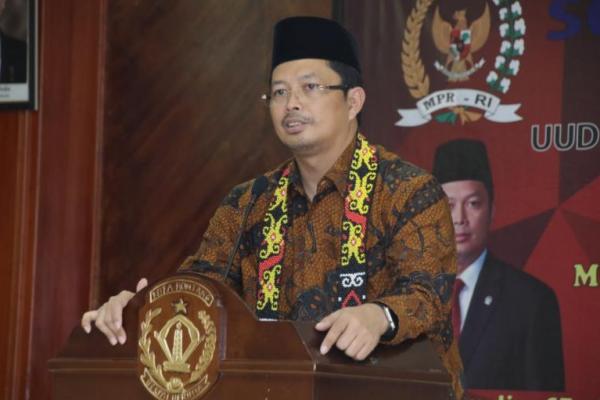 Wakil Ketua MPR Dr. Mahyudin menyampaikan sosialisasi Empat Pilar MPR kepada Forum Pemuda Muslim Bontang, di Bontang, Kalimantan Timur.
