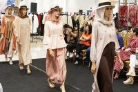 Kejutan Medina Zein di Jakarta Modest Fashion Week 2018