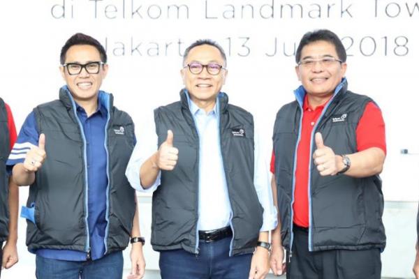 Ketua MPR Zulkifli Hasan berkesempatan melihat langsung persiapan layanan mudik dari PT Telkom dan Telkomsel di Kantor Pusat Telkom Tower Jakarta