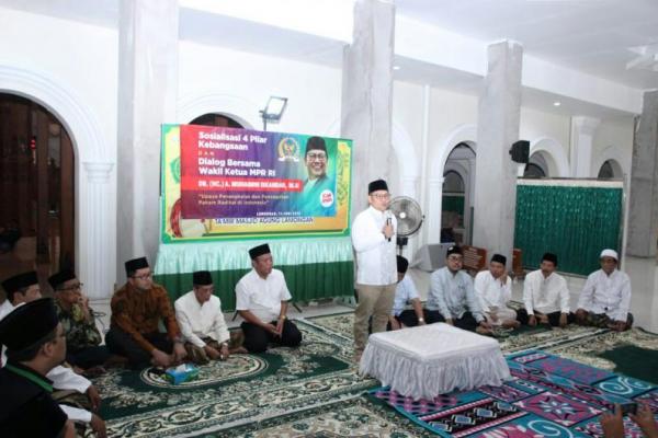 Wakil Ketua MPR RI Abdul Muhaimin Iskandar meminta masyarakat untuk tidak terjerumus mencaci Khatib Aam Pengurus Besar Nahdlatul Ulama (PBNU)