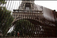 Pagar Anti Teror Menara Eiffel Makan Biaya Rp 550 Miliar