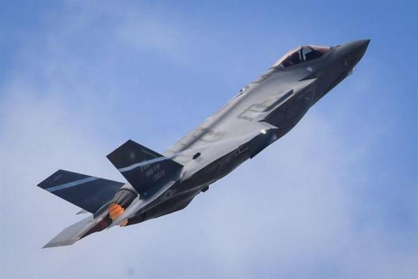 Pekan lalu, Lockheed-Martin, perusahaan AS yang mengawasi produksi F-35, mengatakan keterlibatan perusahaan-perusahaan Turki akan berakhir sepenuhnya pada Maret 2020.