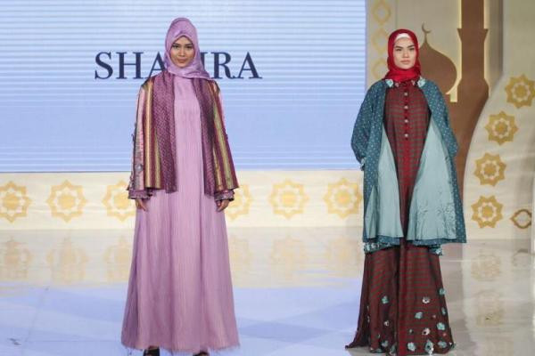 Kombinasi modern dan tradisional diprediksi akan menjadi tren fashion muslim tahun depan.