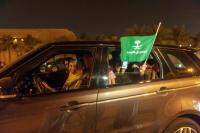 Rayakan Kemenangan, Perempuan Saudi Ambil Alih Kenderaan