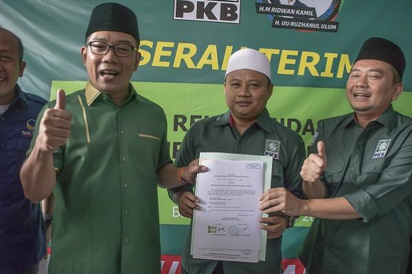Berdasarkan berbagai hasil quick count atau hitung cepat perolehan suara dalam kontestasi Pilgub Jawa Barat (Jabar), pasangan Ridwan Kamil-UU Ruzhanul.