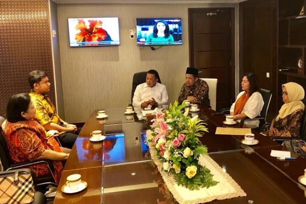 Ketua DPR RI Bambang Soesatyo (Bamsoet) mendukung pemberian gelar pahlawan kepada Ade Irma Suryani Nasution, puteri yang menjadi perisai hidup Jenderal AH Nasution.