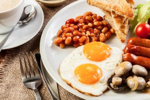 Survei tersebut juga menemukan waktu yang ideal untuk melakukan sarapan ialah dua atau tiga jam setelah bangun tidur. Selain itu, sarapan yang baik adalah memilih porsi kecil makakan yang mudah dicerna.