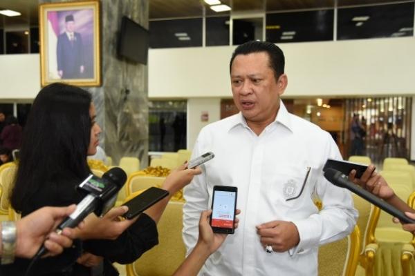 Ketua DPR Bambang Soesatyo (Bamsoet) mengapresiasi kearifan prajurit TNI AL, karena untuk kesekiankalinya mampu menahan diri dari provokasi oleh kapal asing yang ingin melindungi pencuri ikan.