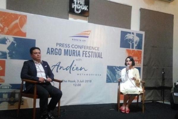 Memiliki proses perjalanan yang sama, PT Kereta Api Indonesia menggelar Argo Muria Festival bersama penyanyi Jazz Andien Aisyah.