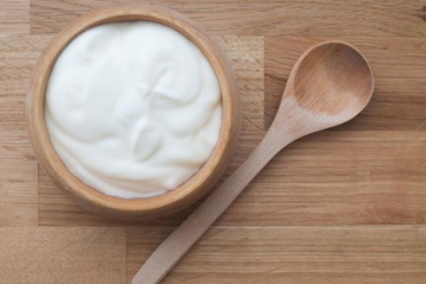 Banyak cara penyajian yoghurt dengan bahan lainnya yang bisa dijadikan alternatif pengganti susu.
