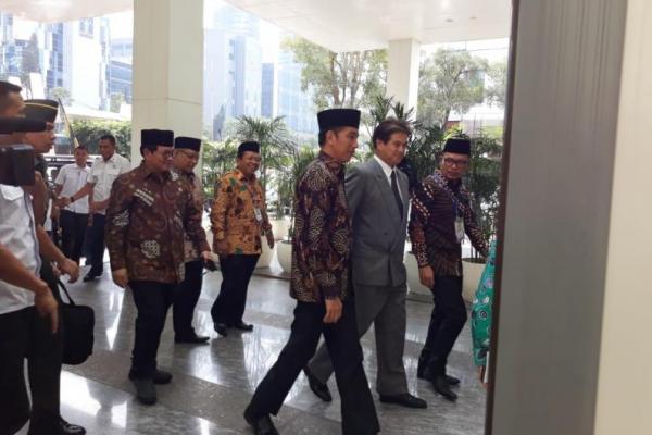 Jokowi disambut oleh peserta Munas IKA PMII dengan teriakan JOIN, slogan yang selama ini menjadi jargon Muhaimin Iskandar
