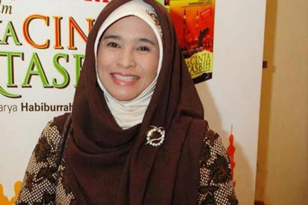 BIN memberi penjelasan terkait pemulangan Neno Warisman dari Riau dalam acara Tour Musik bertajuk 