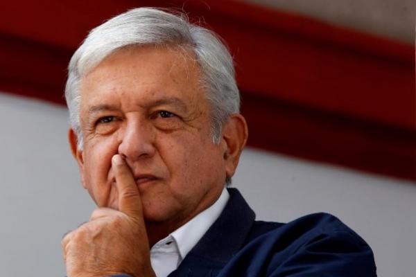 Lopez Obrador, dalam sesi konferensi pers dengan media, menyebut bahwa mobil dan rumah yang dia duduki saat itu tercatat atas nama istrinya.