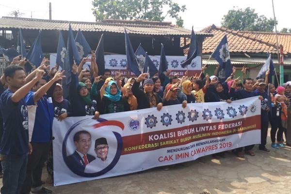 Ratusan buruh yang tergabung dalam Konfederasi Sarikat Buruh Muslimin Indonesia (K-Sarbumusi) dan Gabungan Aliansi Rakyat Daerah Untuk Buruh Migran Indonesia (Garda BMI) mendeklarasikan dukungan untuk Cak Imin menjadi Cawapres untuk Presiden Jokowi di Pilpres 2019.